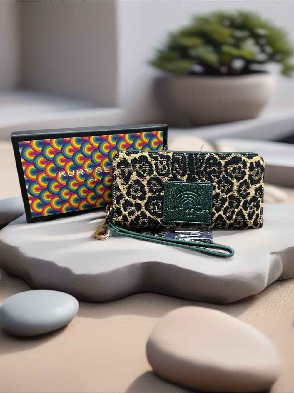 Kurt Geiger Leopard Print “Southbank” Wallet - Picture 3 of 8